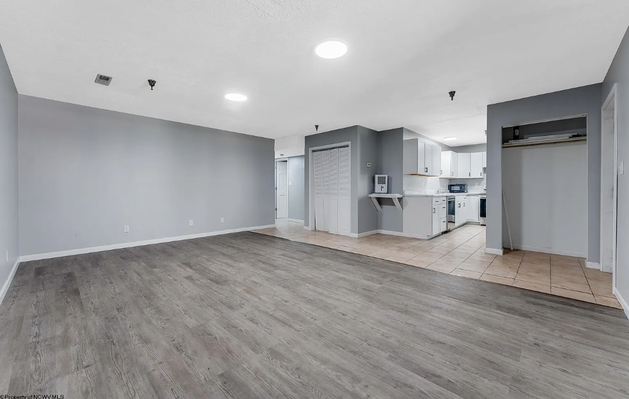 471 Dallas Street - Photo 7 of 13