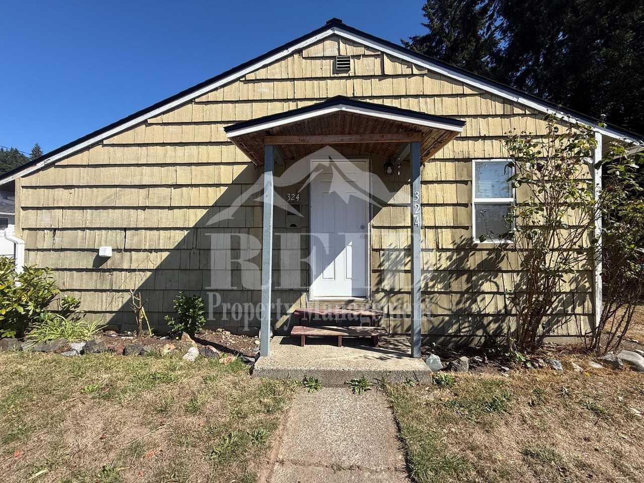 324 Willow St - Photo 2 of 17
