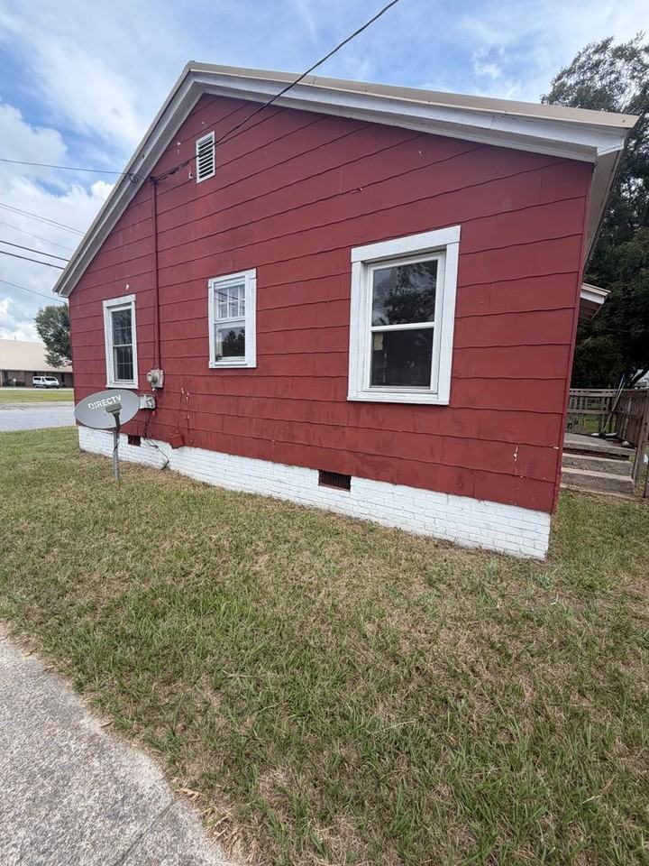 401 E North St - Photo 3 of 9