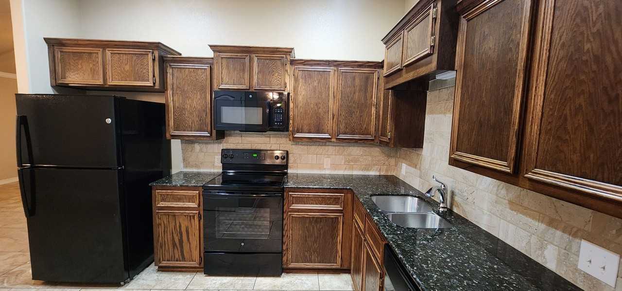 5605 Settlers Ct Apt B - Photo 6 of 21