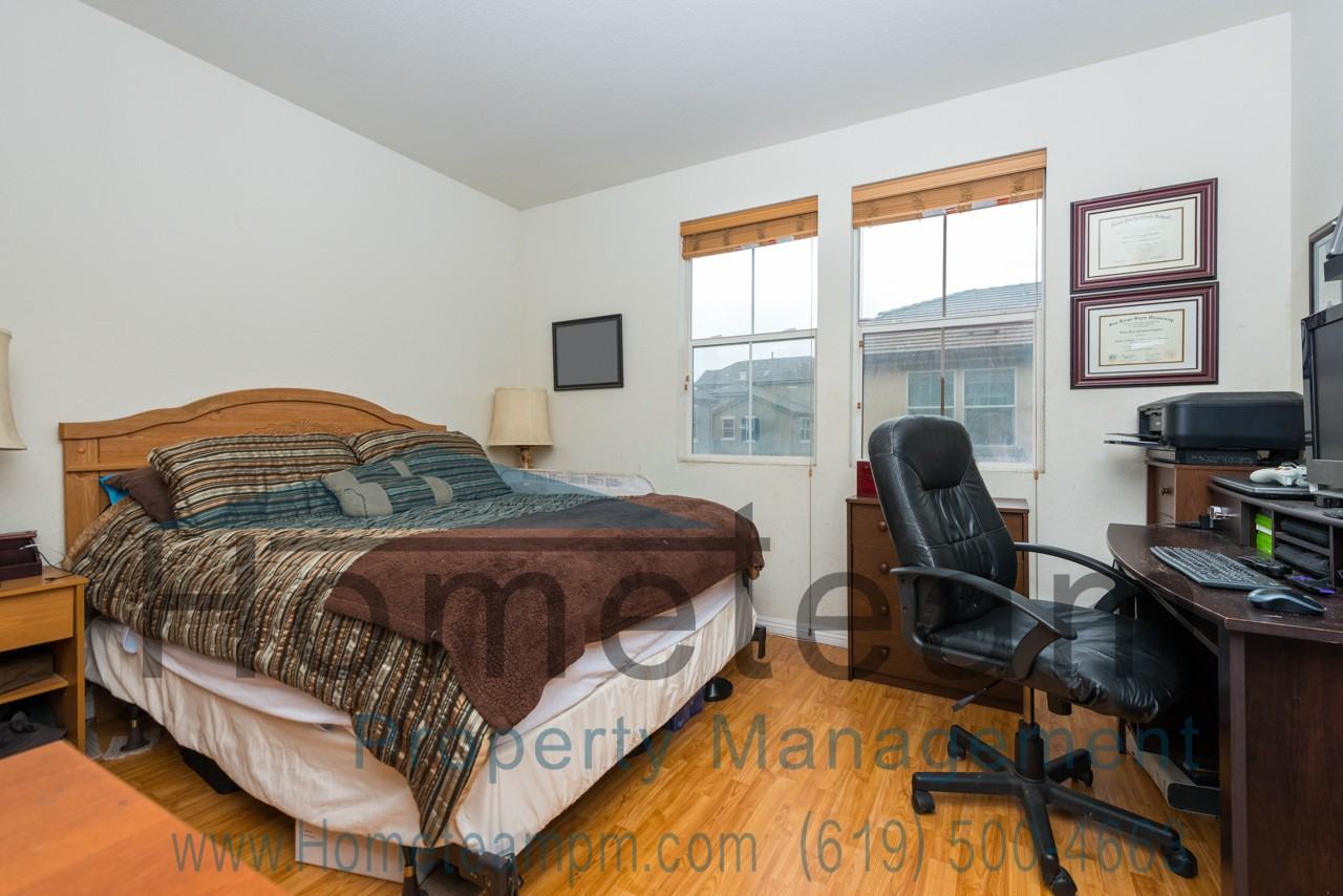 1549 Barberry Pl - Photo 5 of 24