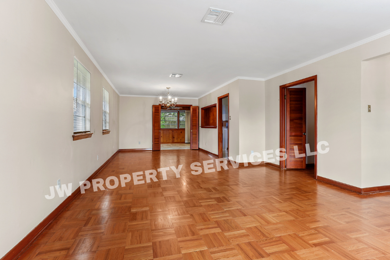 226 Sena Dr - Photo 2 of 11