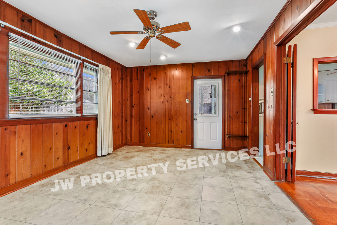226 Sena Dr - Photo 3 of 11