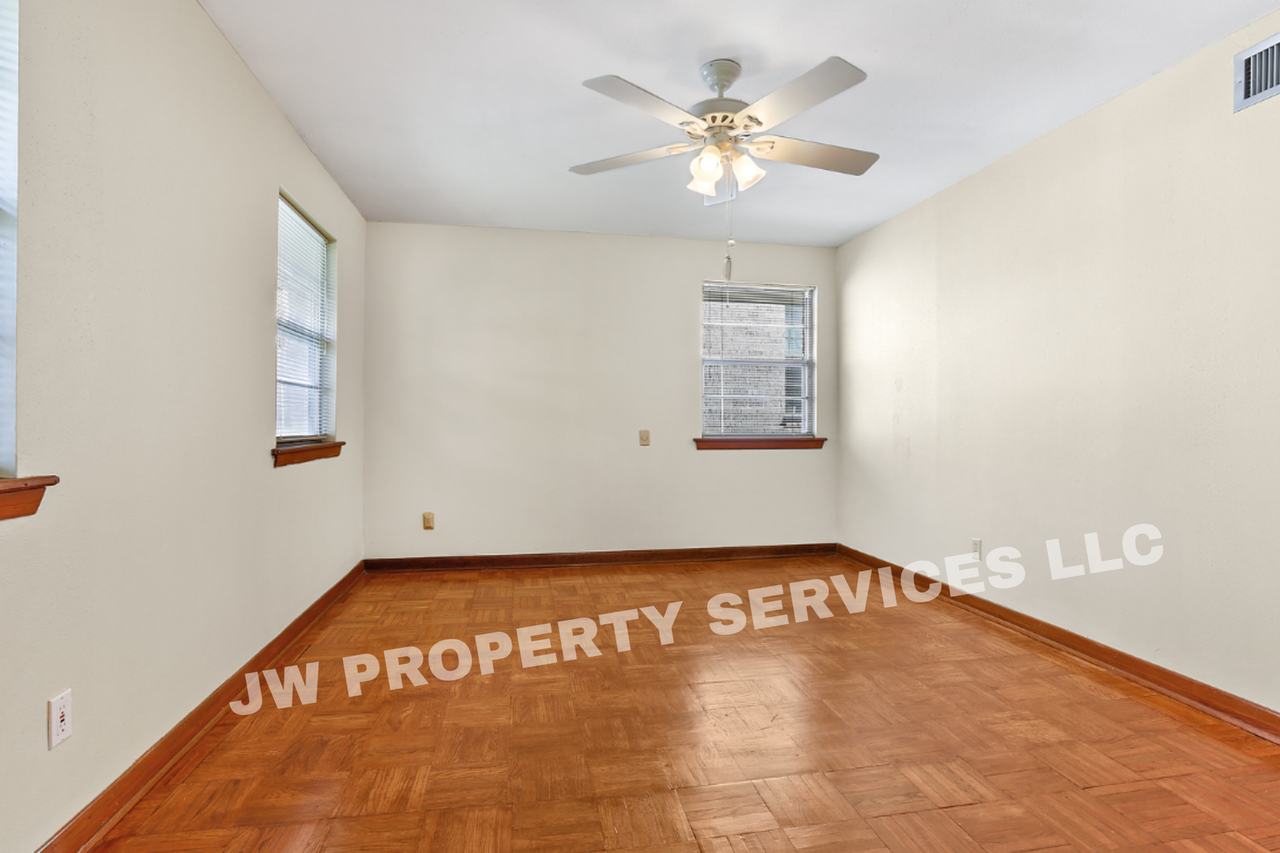 226 Sena Dr - Photo 5 of 11