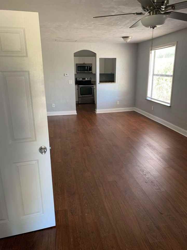 2962 Lincoln Blvd - Photo 3 of 14
