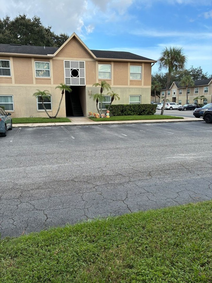 9805 Swaps Ln - Photo 2 of 10