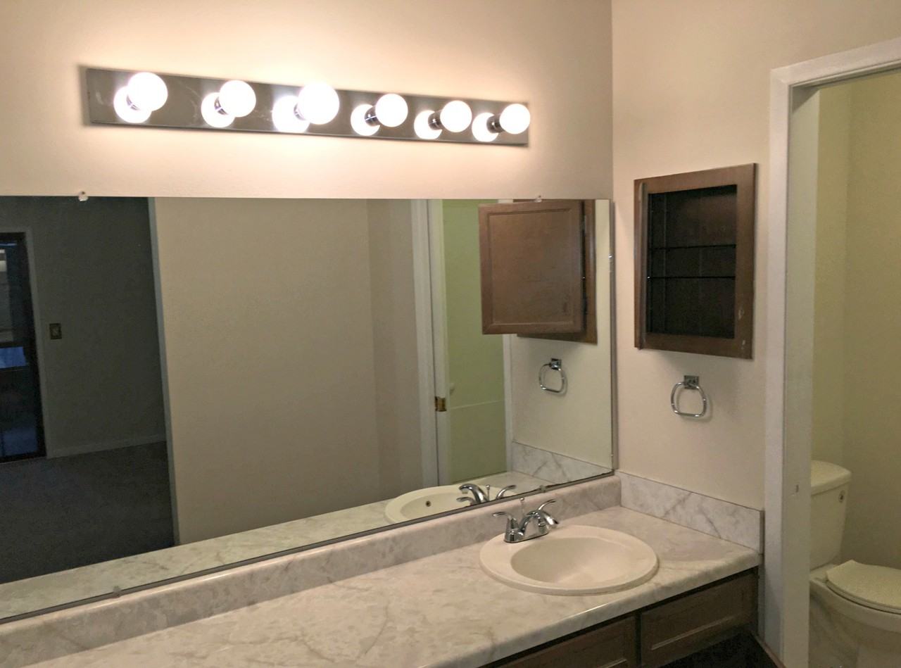 88 4th St - Photo 5 of 9
