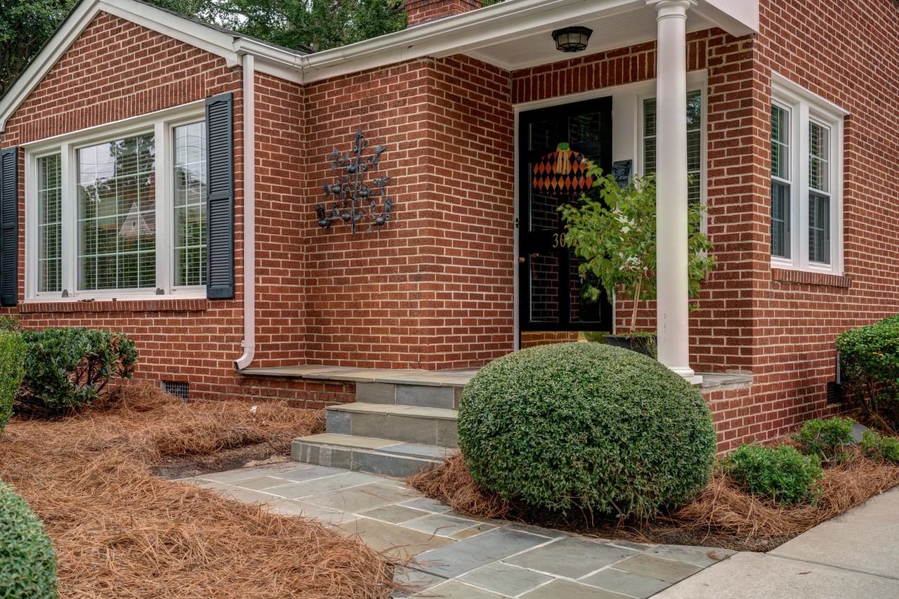 307 Clyde Ave Nw - Photo 3 of 27