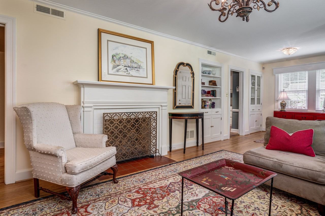 307 Clyde Ave Nw - Photo 5 of 27