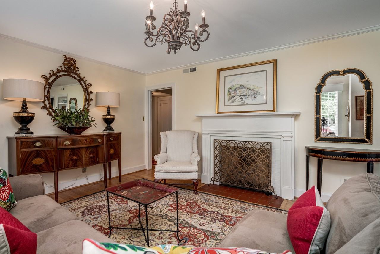 307 Clyde Ave Nw - Photo 6 of 27