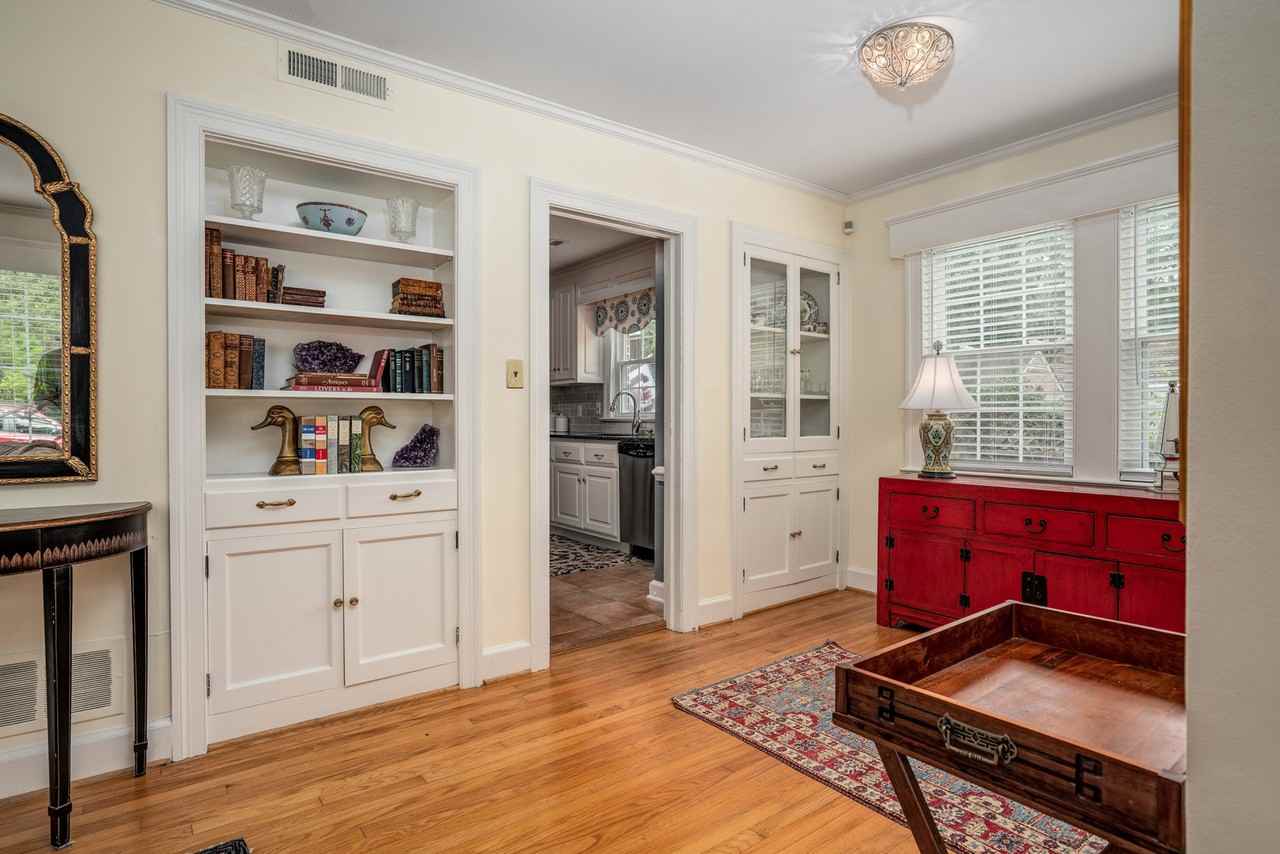 307 Clyde Ave Nw - Photo 7 of 27