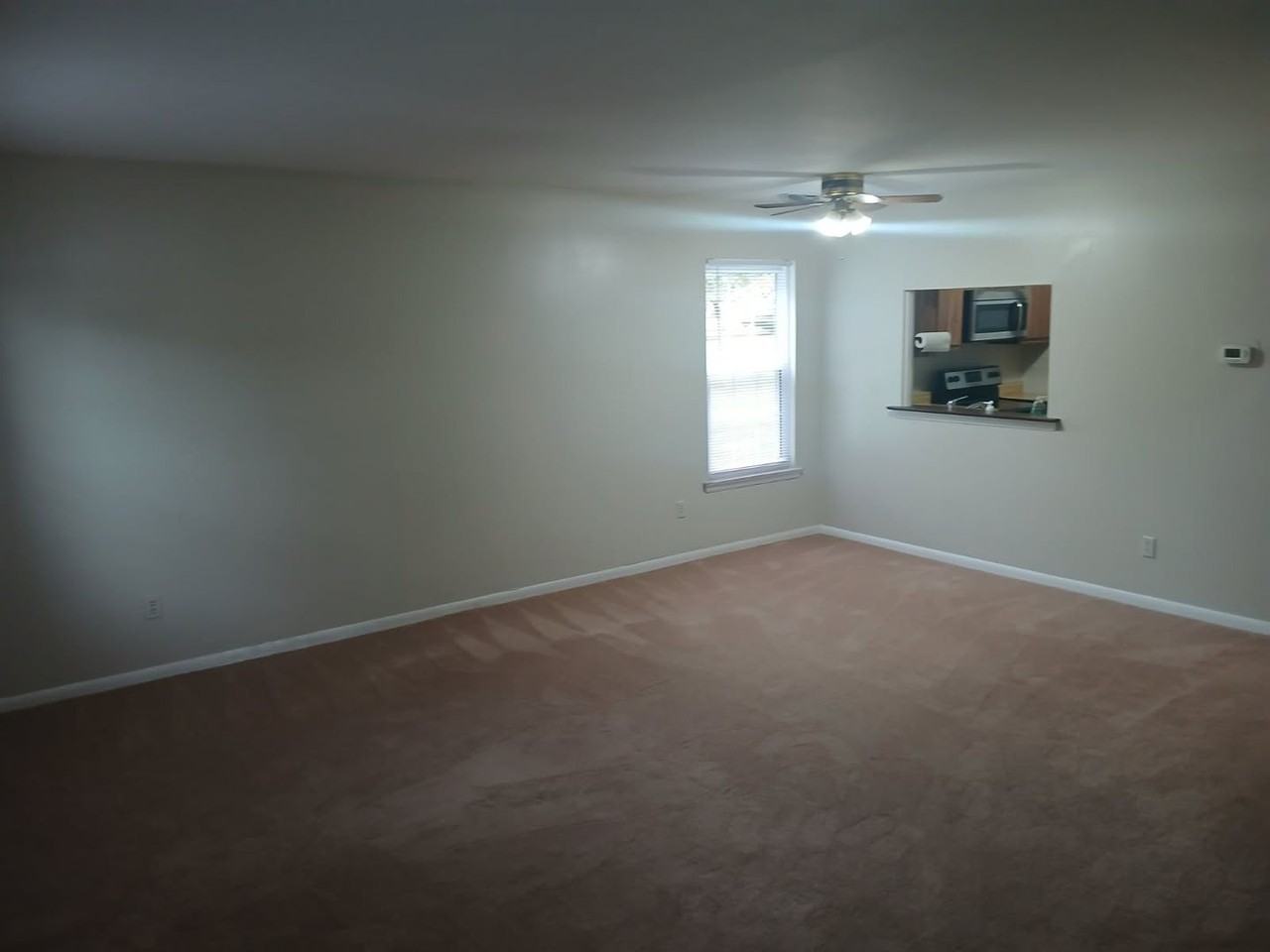 908A Stockton Ct - Photo 3 of 13