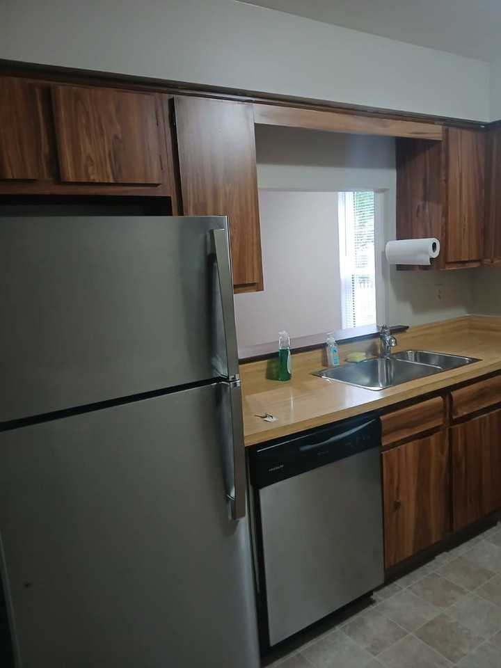 908A Stockton Ct - Photo 5 of 13