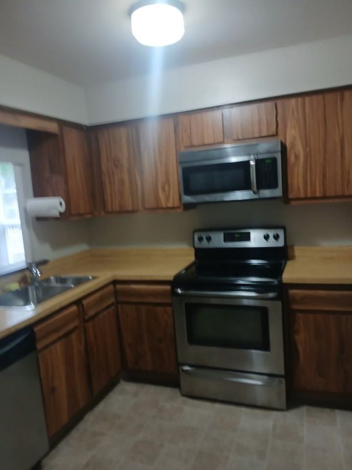 908A Stockton Ct - Photo 6 of 13
