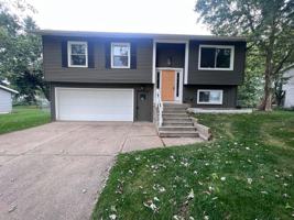 featured image of 3003 Winesap Dr Ne