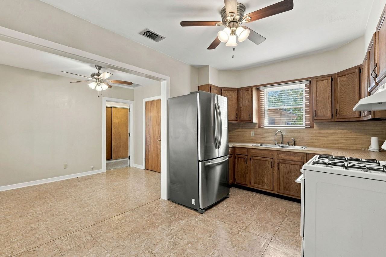 2303 Kinney Rd - Photo 4 of 16