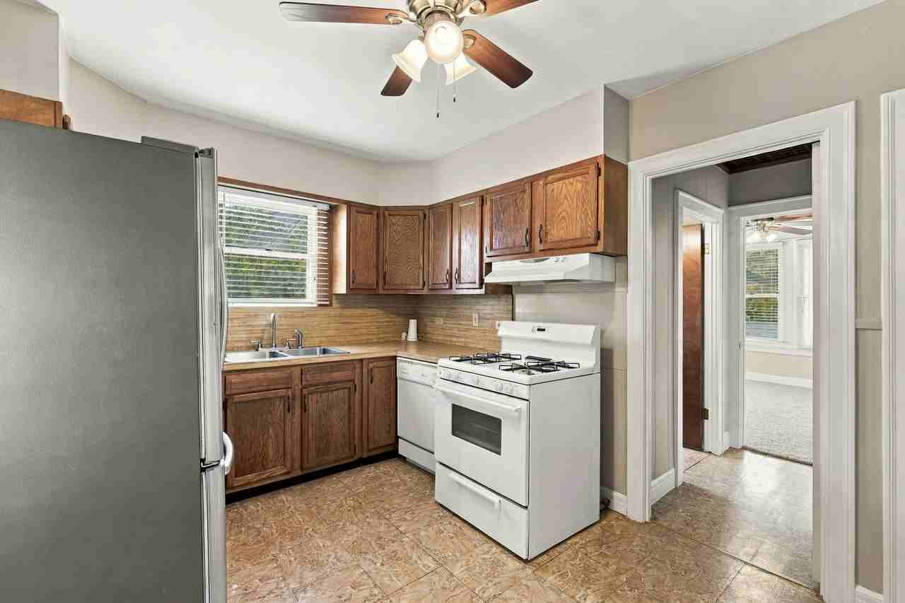 2303 Kinney Rd - Photo 5 of 16