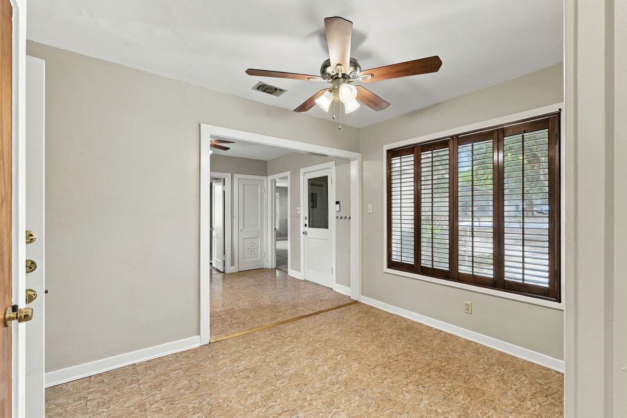 2303 Kinney Rd - Photo 6 of 16
