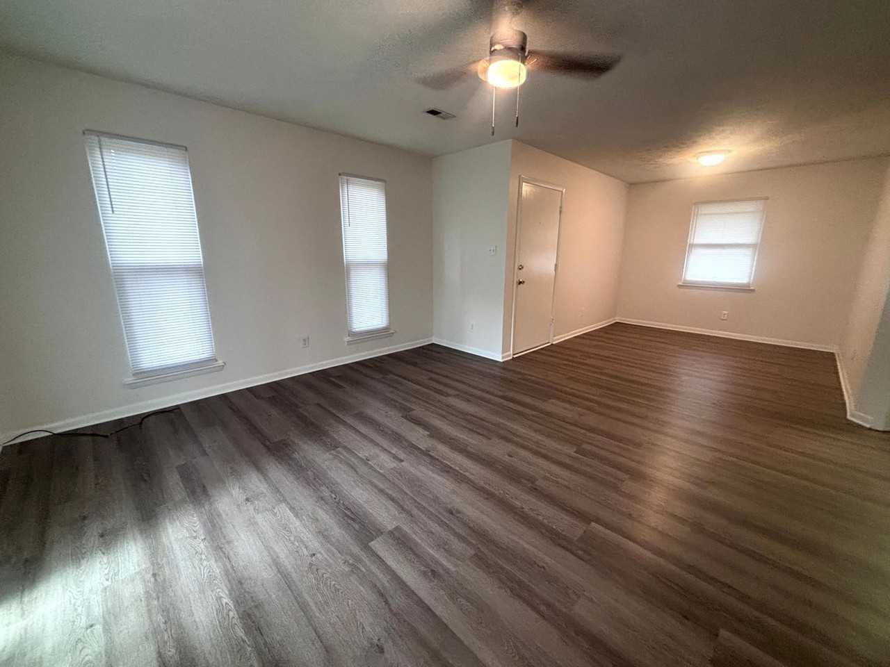1000 Madiera Ct - Photo 2 of 12