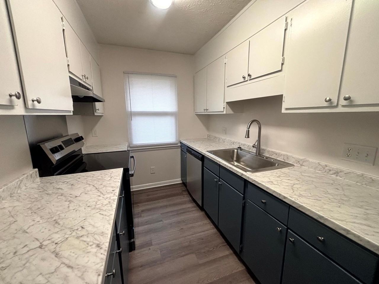 1000 Madiera Ct - Photo 4 of 12
