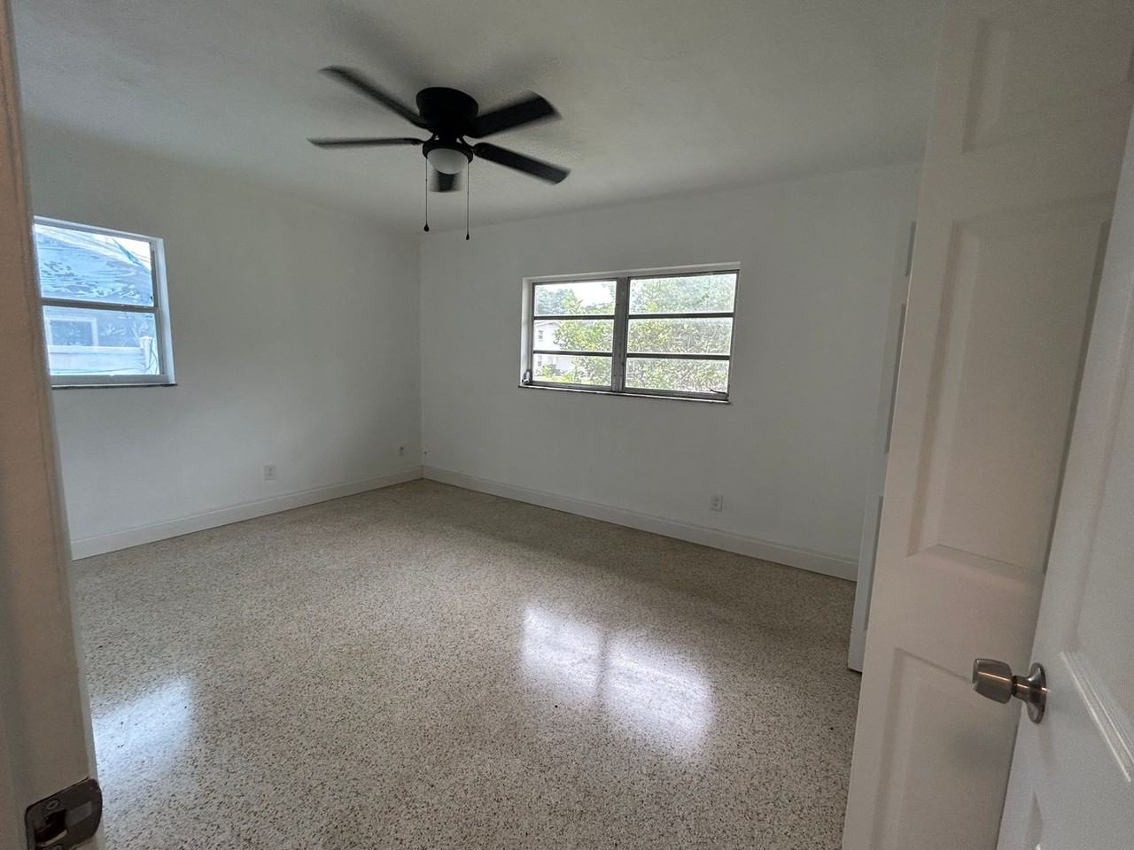 1148 Clearwater Rd - Photo 6 of 7
