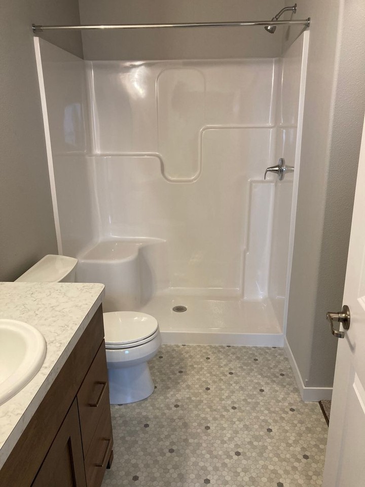 817 5th St Se - Photo 3 of 13