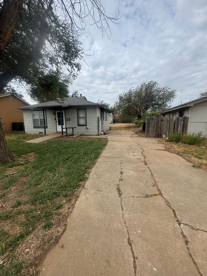 106 S Belleview St - Photo 2 of 10