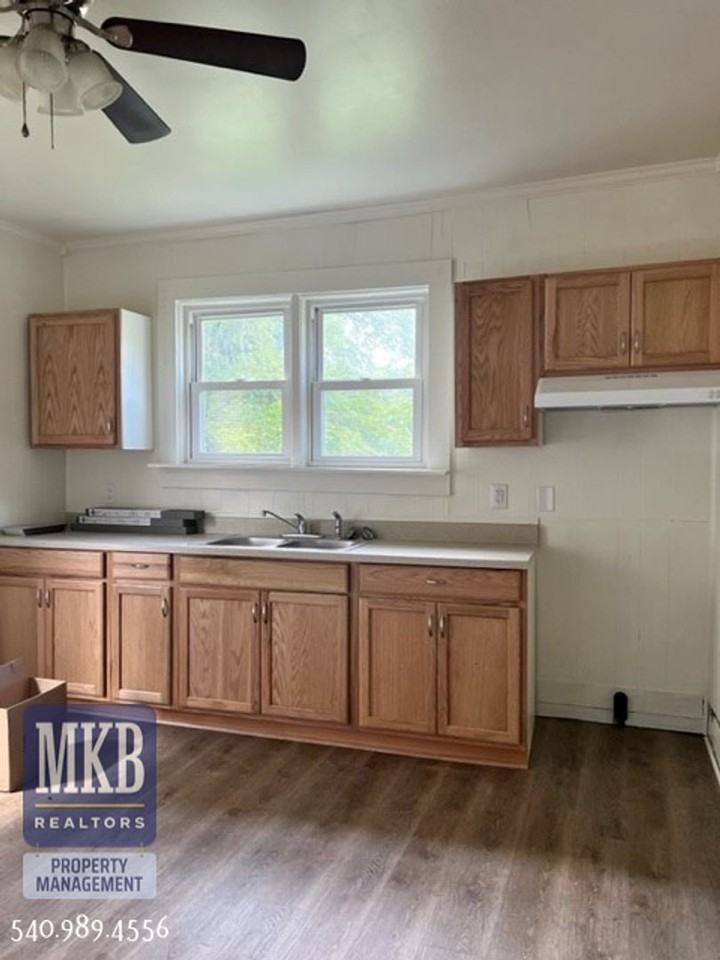 501 Rutherford Ave Nw - Photo 3 of 12