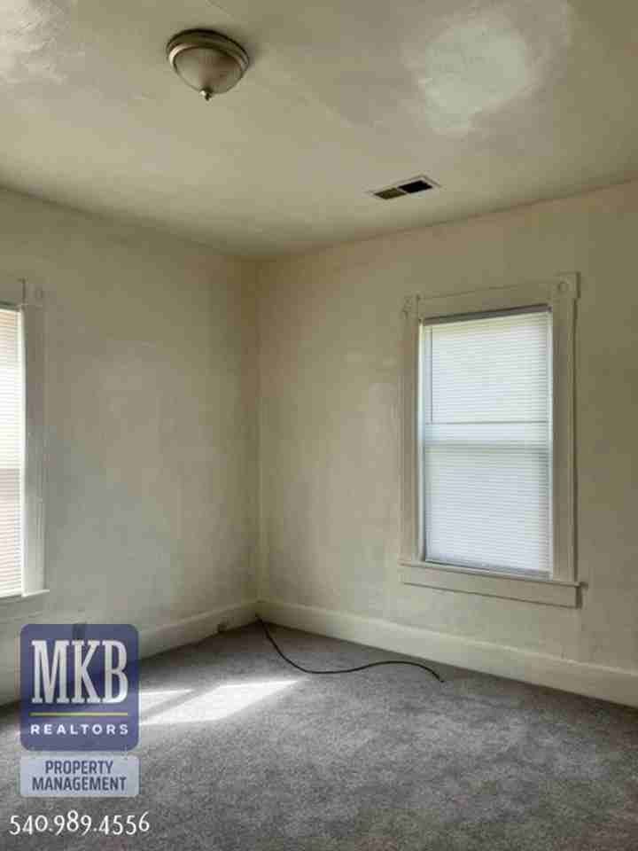 501 Rutherford Ave Nw - Photo 6 of 12