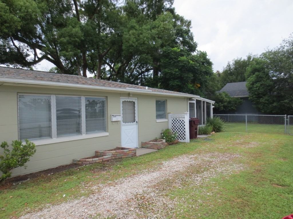 1916 N Westmoreland Dr - Photo 4 of 11