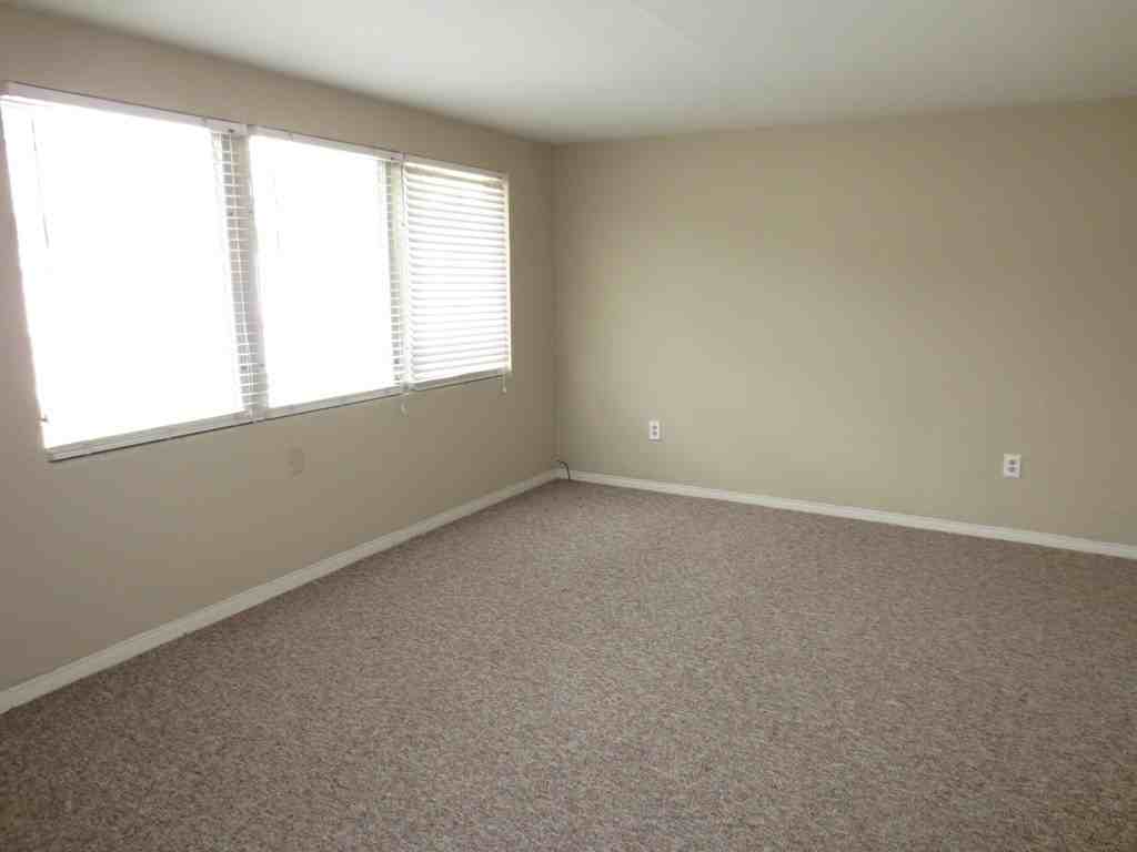 1916 N Westmoreland Dr - Photo 6 of 11