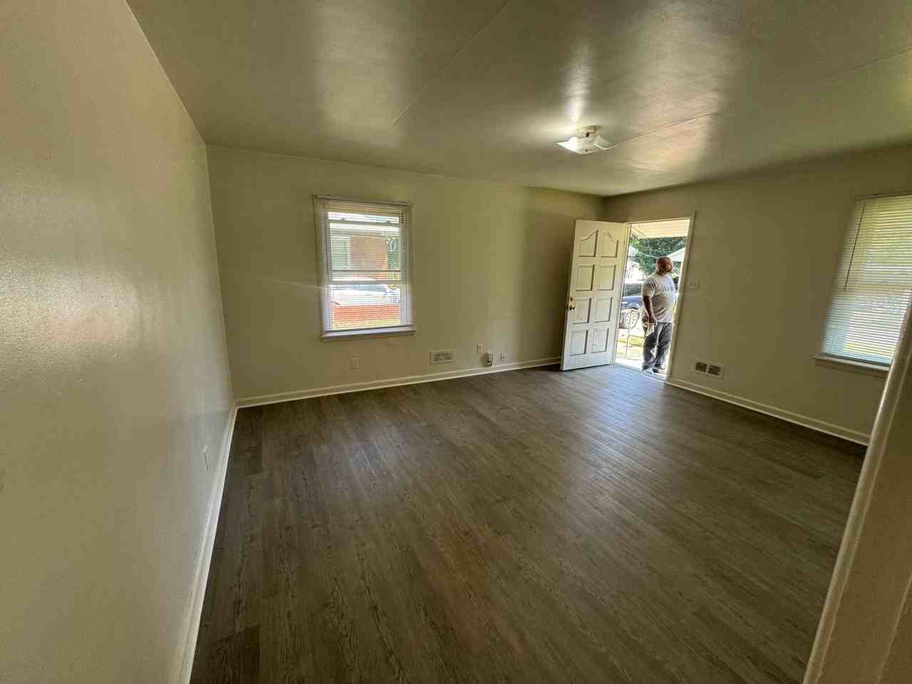 608 Hamrick St - Photo 4 of 20