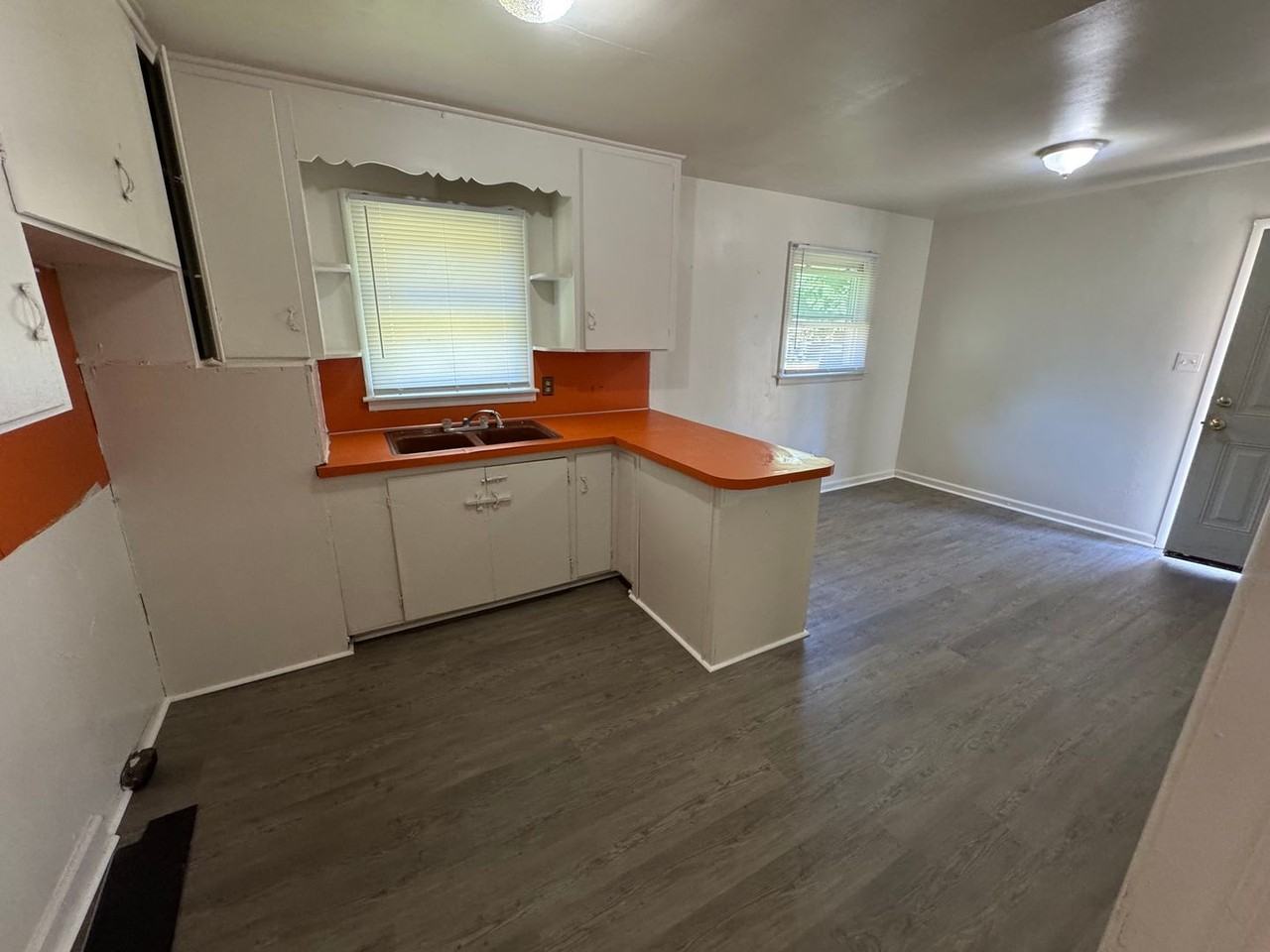 608 Hamrick St - Photo 5 of 20