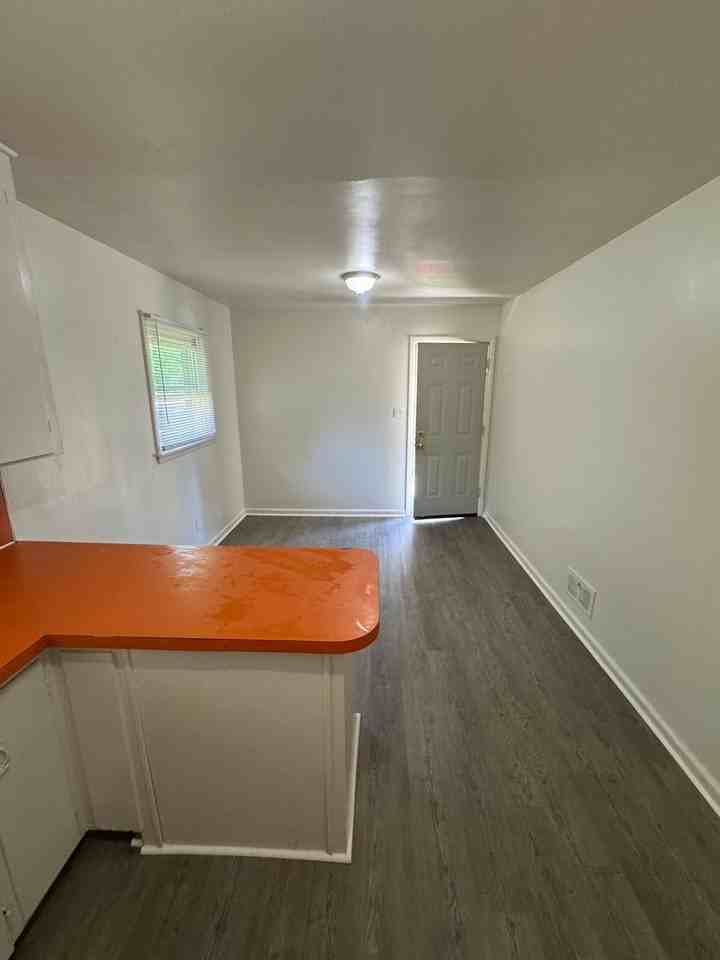 608 Hamrick St - Photo 6 of 20