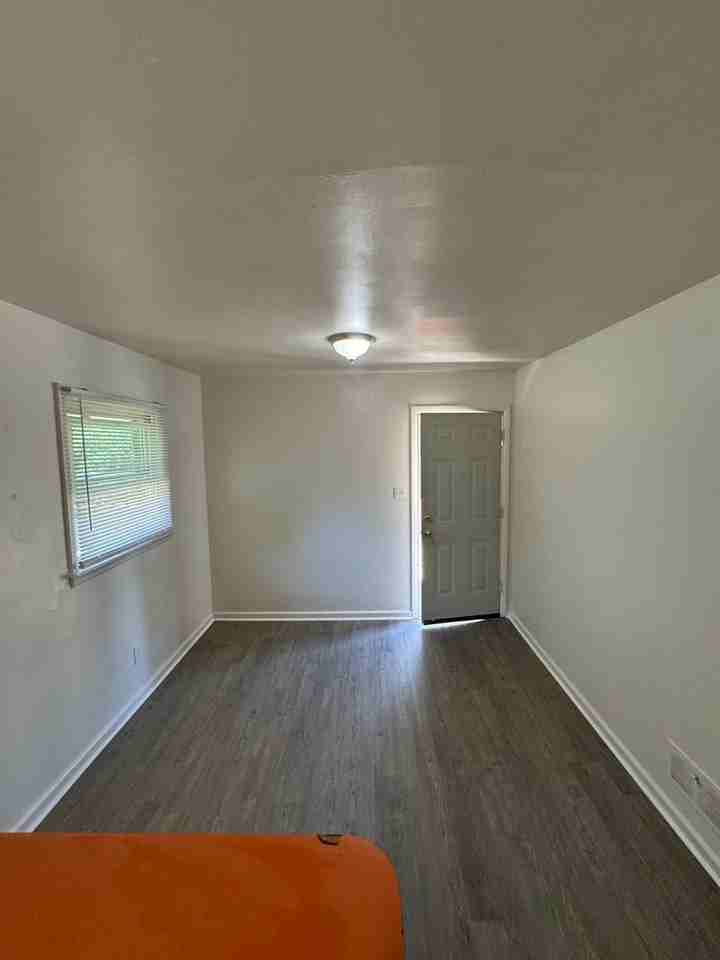 608 Hamrick St - Photo 7 of 20