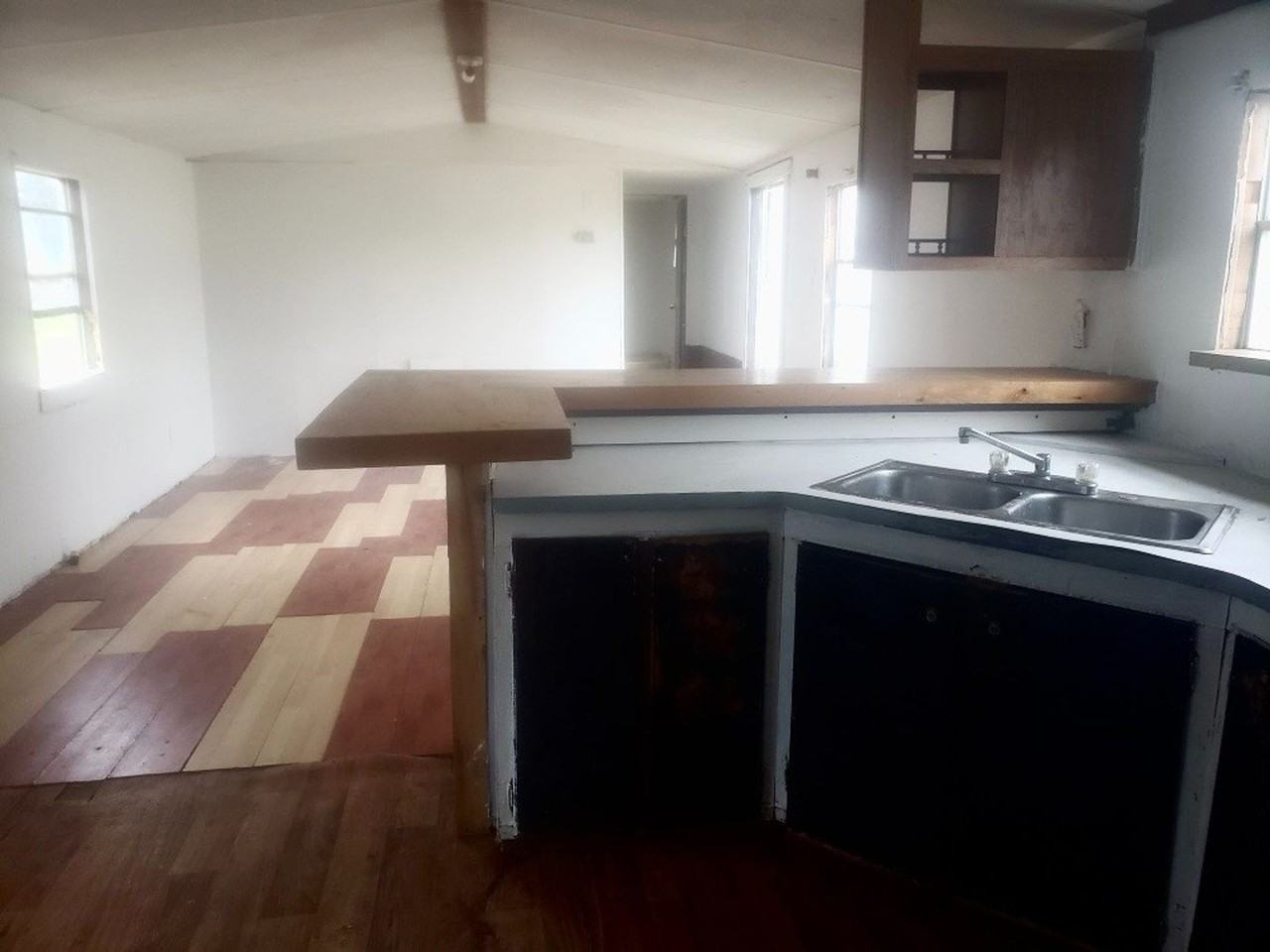175 Nautilus St - Photo 3 of 5