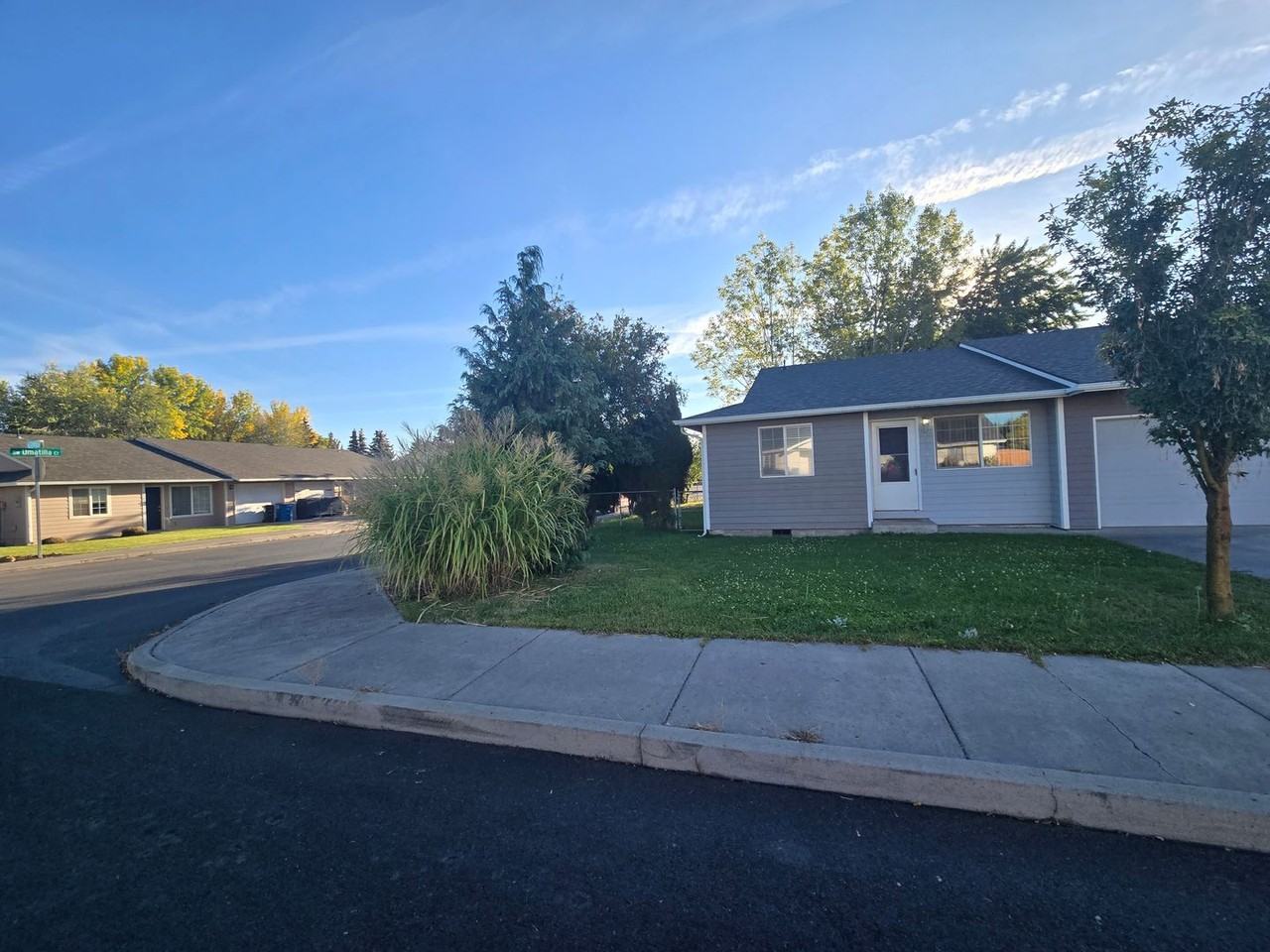 2754 Sw 28th St - Photo 2 of 18