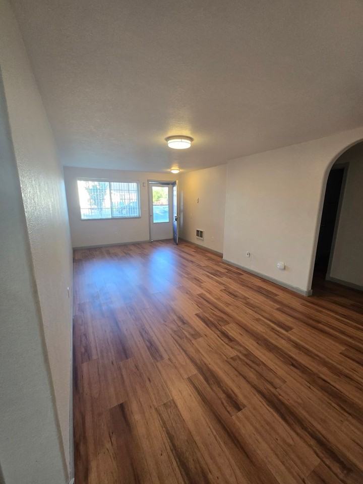 2754 Sw 28th St - Photo 7 of 18