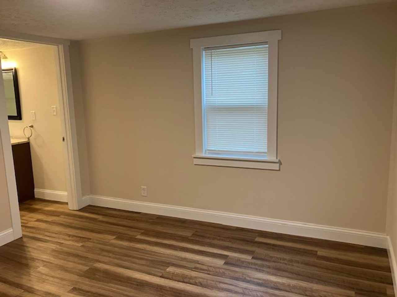 821 Dubois Rd - Photo 5 of 18