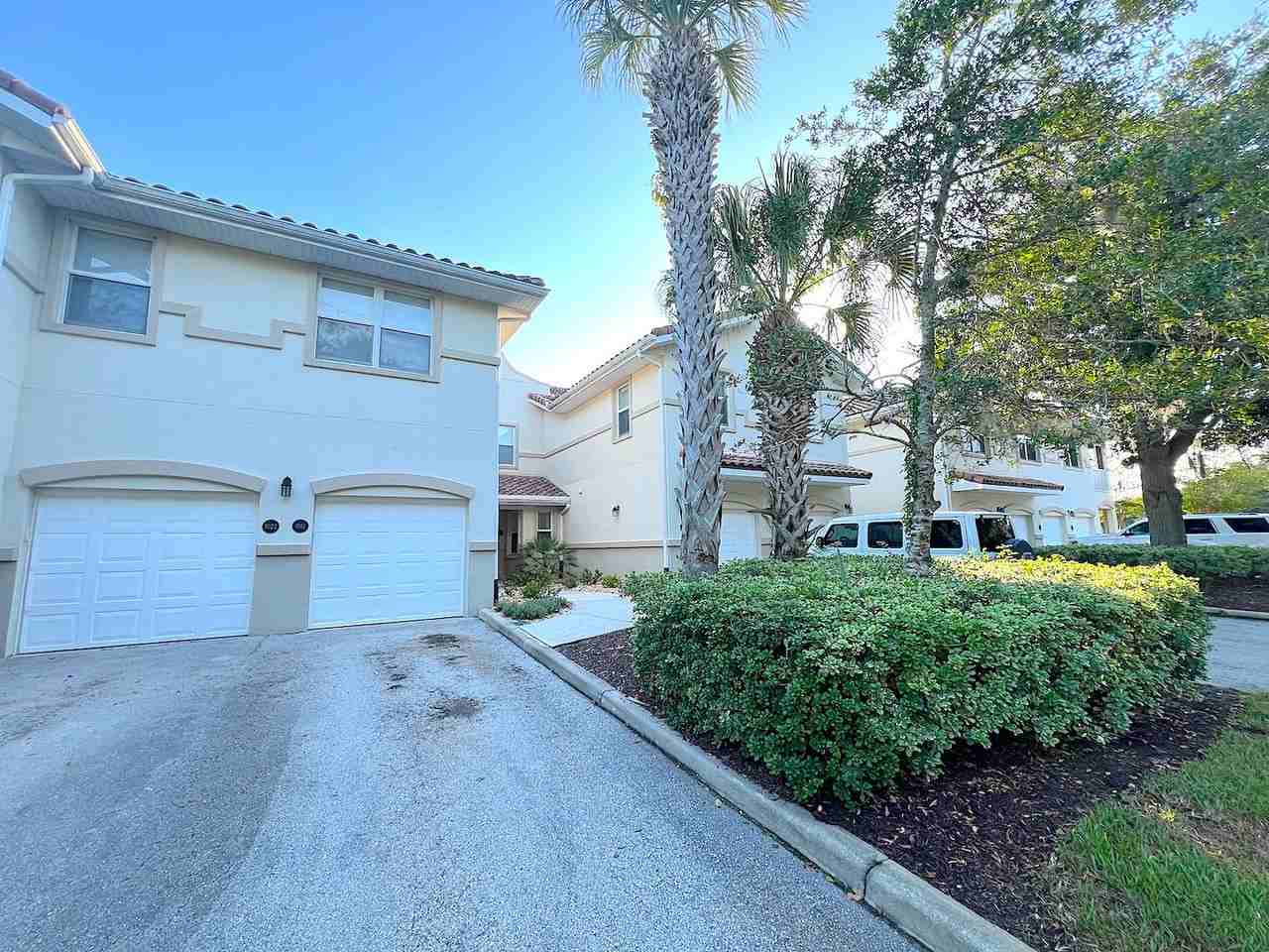 190 Riverview Bnd S - Photo 2 of 50