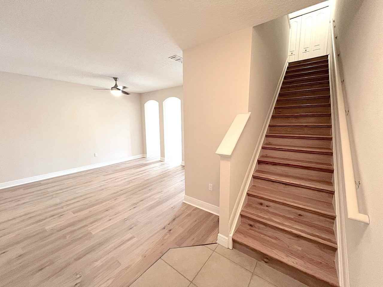 190 Riverview Bnd S - Photo 4 of 50