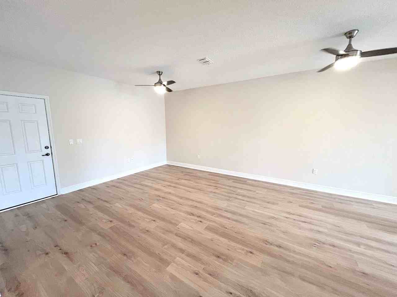 190 Riverview Bnd S - Photo 5 of 50
