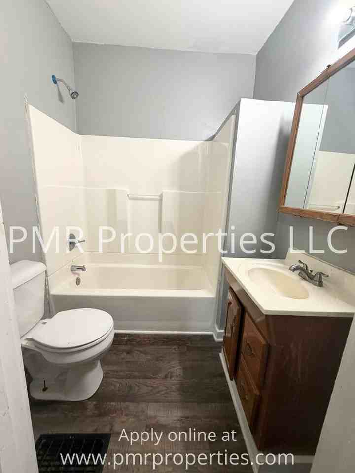 1318 N 20th St - Photo 6 of 8