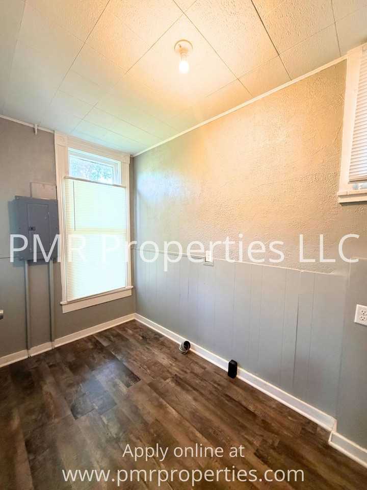 1318 N 20th St - Photo 7 of 8