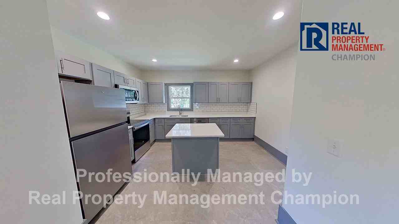 803 S 7th St - Photo 4 of 15