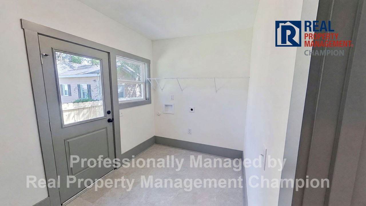 803 S 7th St - Photo 6 of 15