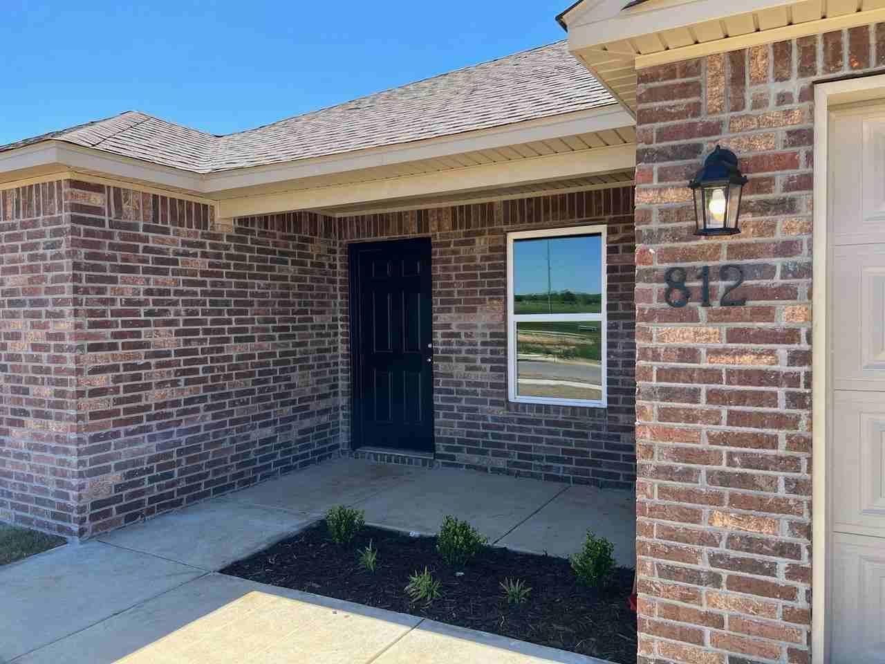 812 W Tanner Dr - Photo 2 of 14