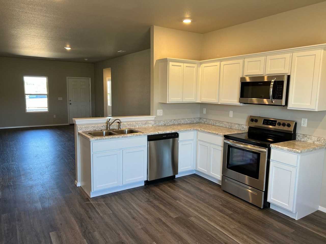 812 W Tanner Dr - Photo 5 of 14