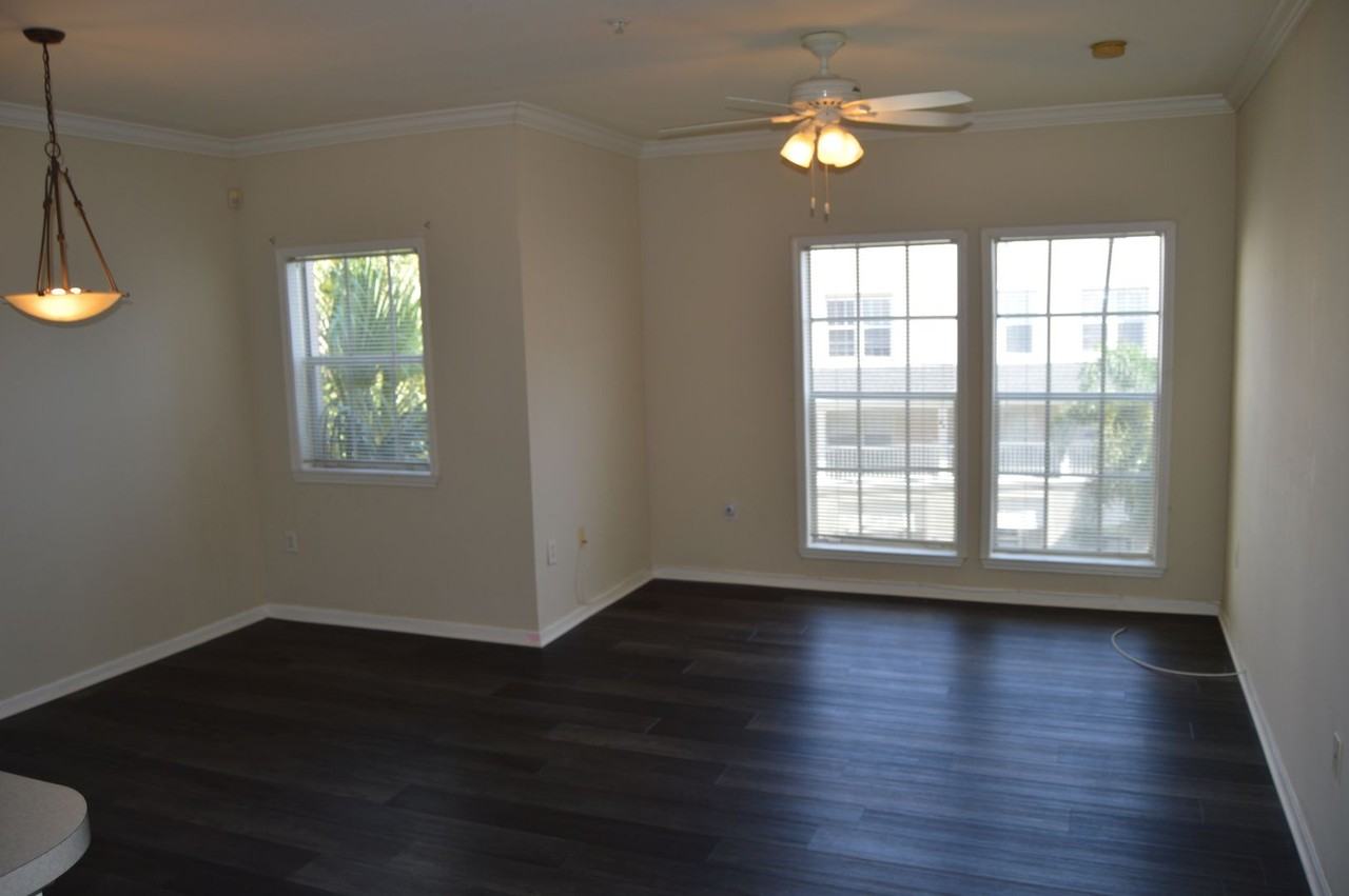 687 Celebration Ave - Photo 4 of 14