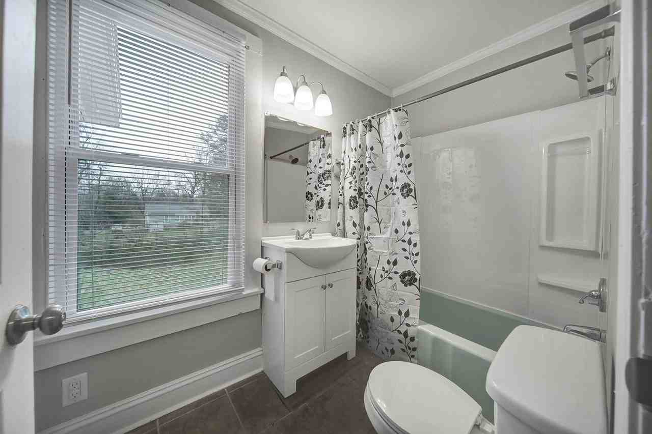 307 Rice St - Photo 2 of 13